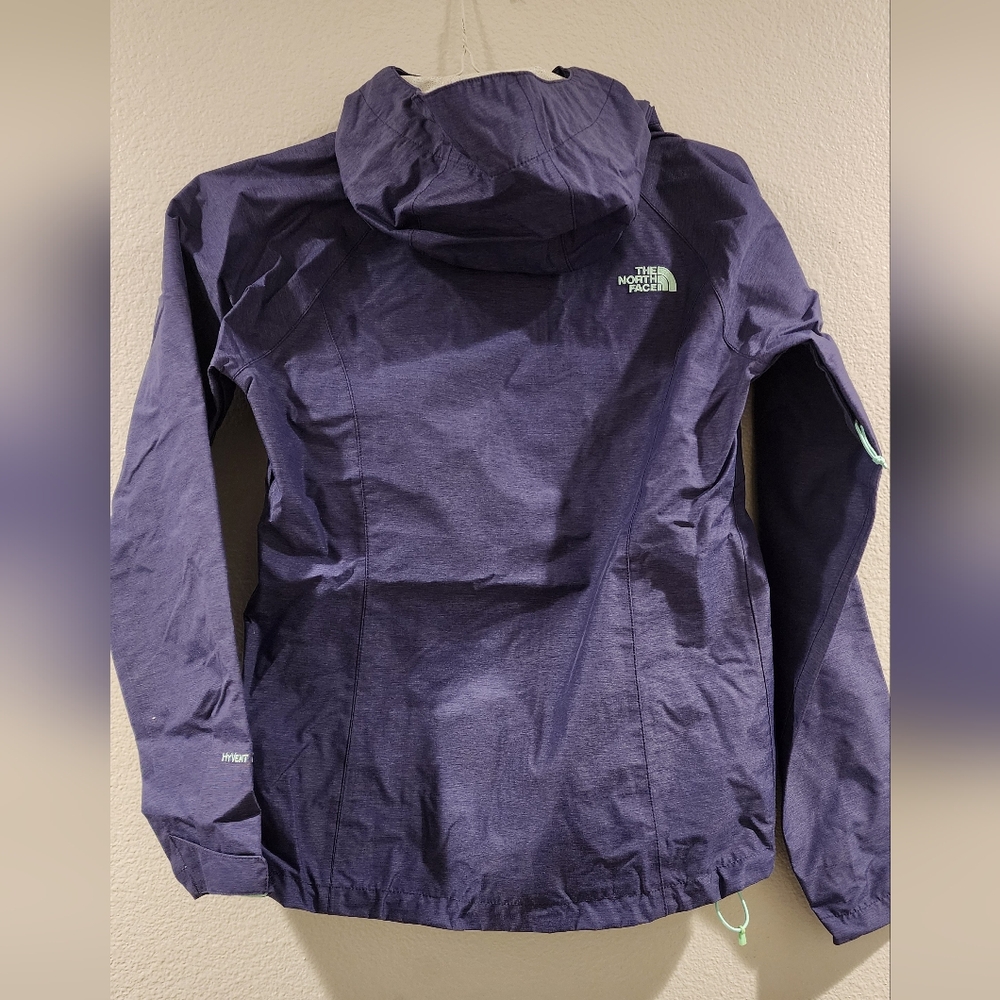 The North Face Women's Purple Jacket - Picture 6 of 9